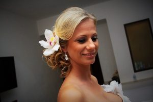 Messy bridal up in Riviera Maya, Mexico by Doranna Wedding Hairstylist & Bridal Makeup Artist