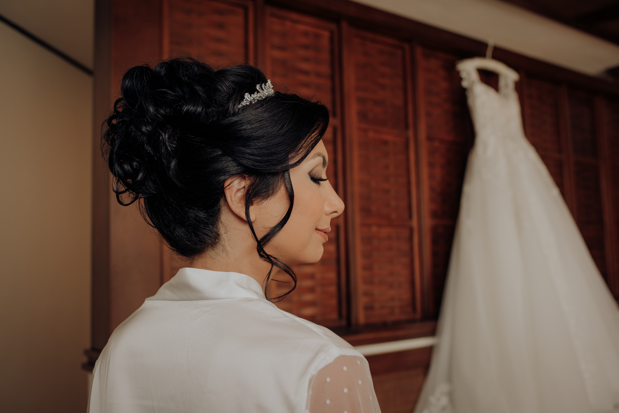 Bridal Up Do with Tiara at Dreams Riviera Cancun by Doranna Hairstylist Mexico. Photo by Vida Linda